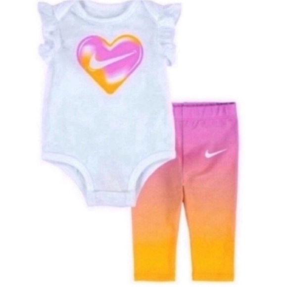 Nike Outfit - Picture 1 of 1